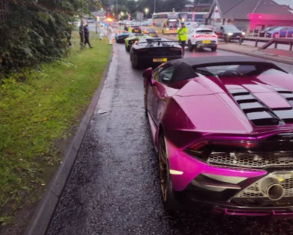 Policija zasegla pet Lamborghinijev in Mercedesa, ker so bili prepočasni