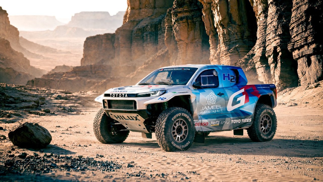 Toyota bo na Dakar poslala Hiluxa na vodik Toyota bo na Dakar poslala Hiluxa na vodik