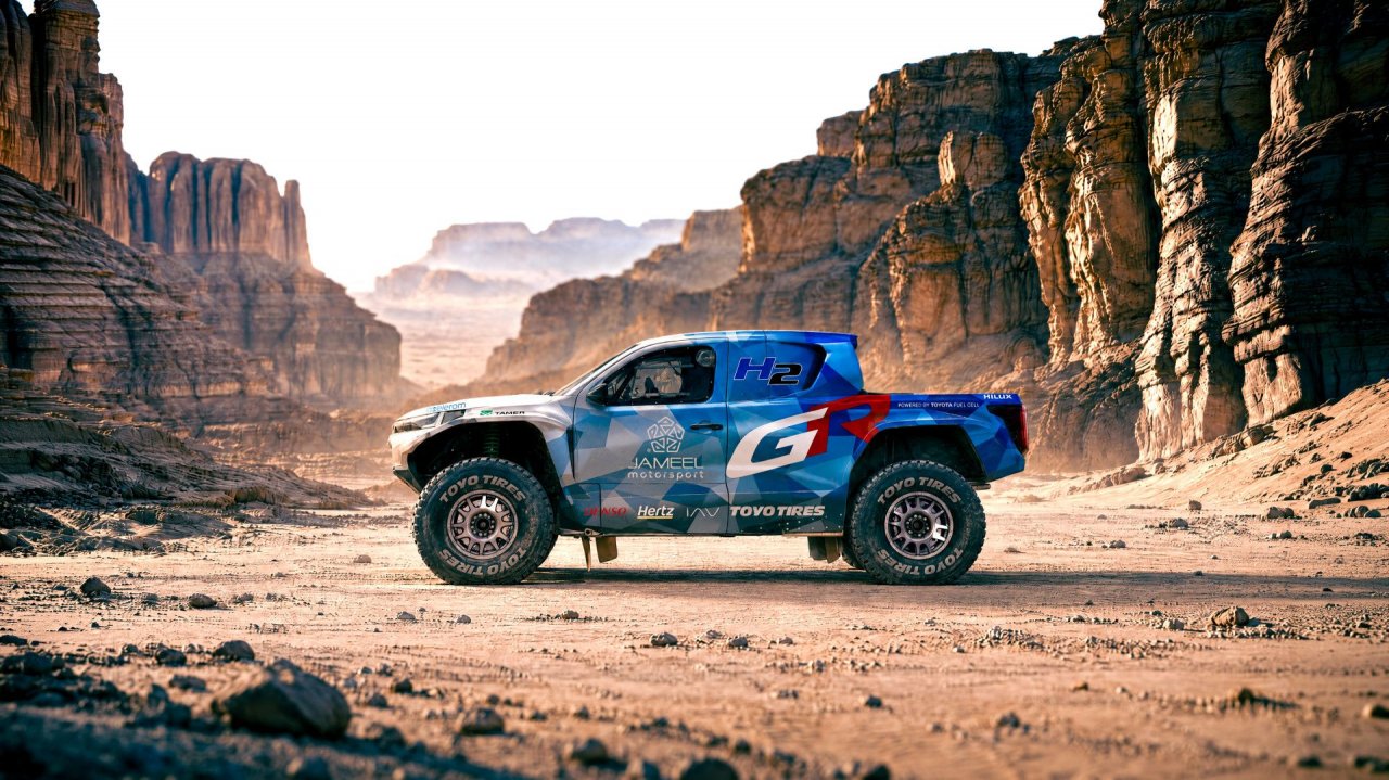 Toyota bo na Dakar poslala Hiluxa na vodik Toyota bo na Dakar poslala Hiluxa na vodik