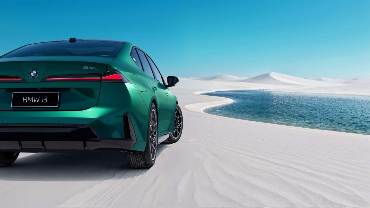 BMW i3 z enim polnjenjem prevozil kar 1.213 kilometrov BMW i3 z enim polnjenjem prevozil kar 1.213 kilometrov