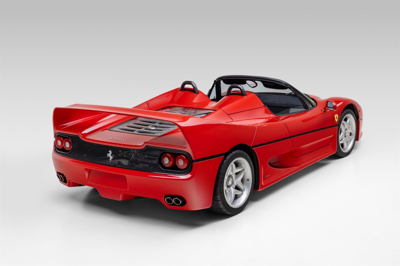 Ferrari F50 s komaj 170 kilometri za več kot 20 milijonov dolarjev