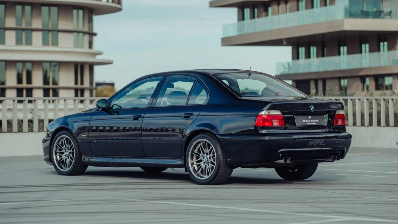Na dražbo gre BMW M5 z VW-jevim srcem