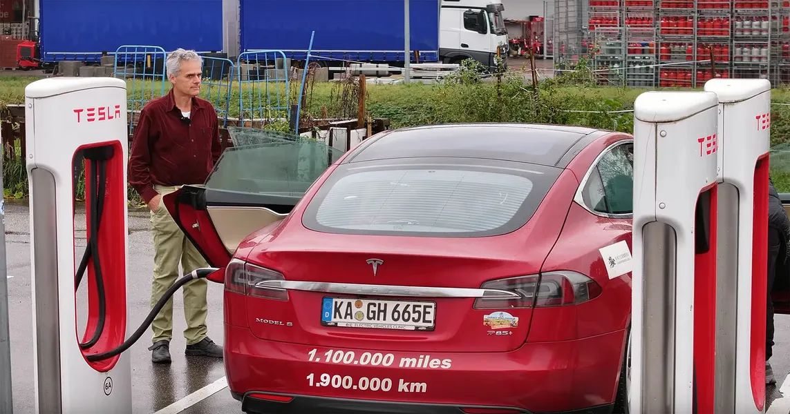 Tri milijone kilometrov s Teslo S Tri milijone kilometrov s Teslo S