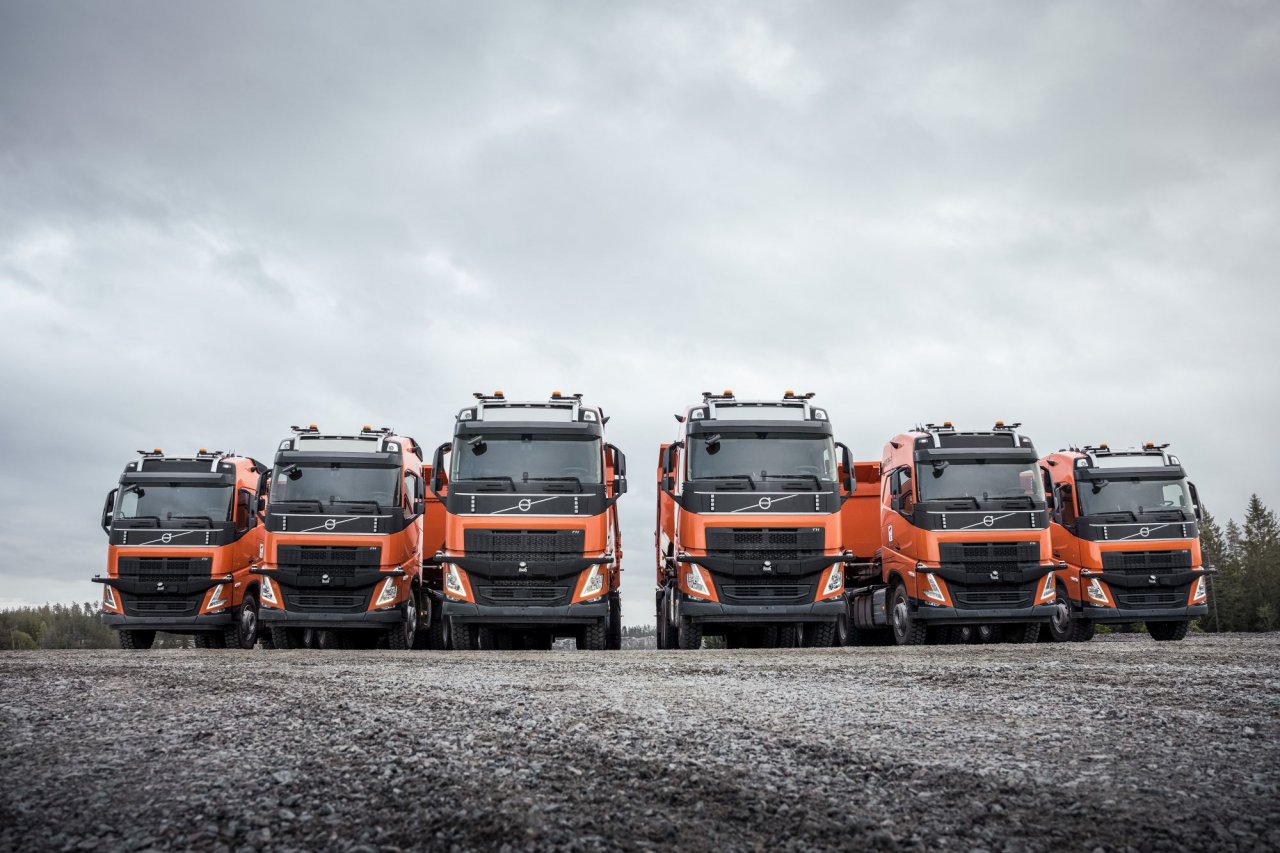 Volvovi tovornjaki brez voznikov prepeljali že tri milijone ton materiala