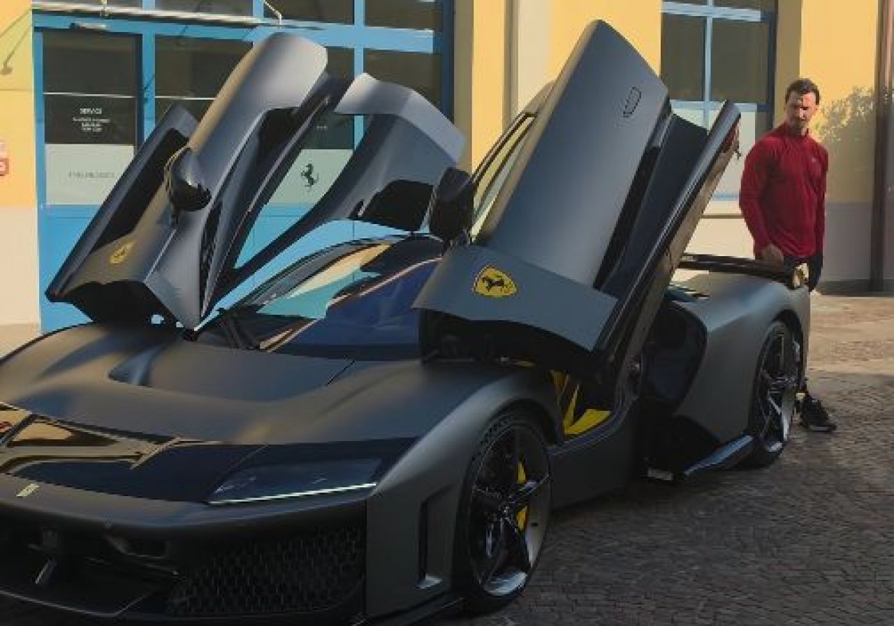 Za rojstni dan si je podaril 3,6 milijona evrov vrednega Ferrarija Za rojstni dan si je podaril 3,6 milijona evrov vrednega Ferrarija
